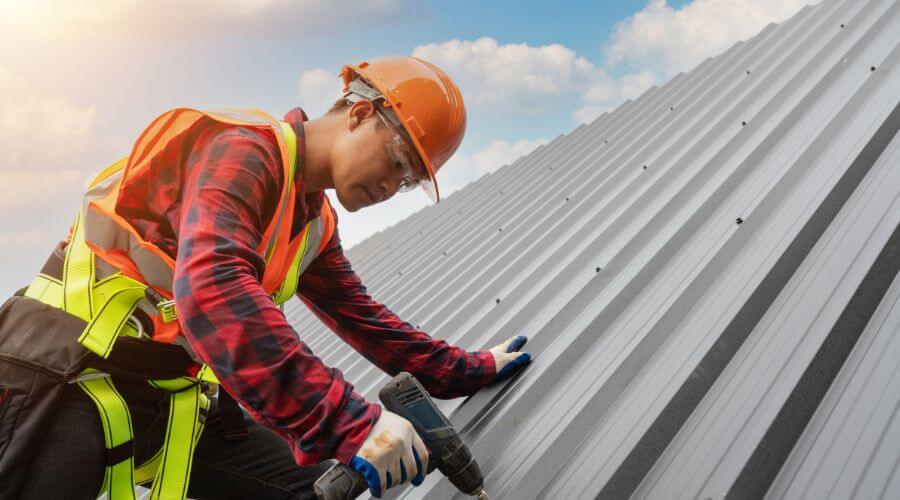 Professional Emergency Roof Repairs services in Sandstone, WV